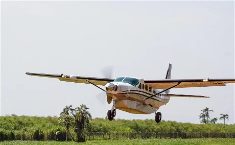 Fly-in Uganda safaris